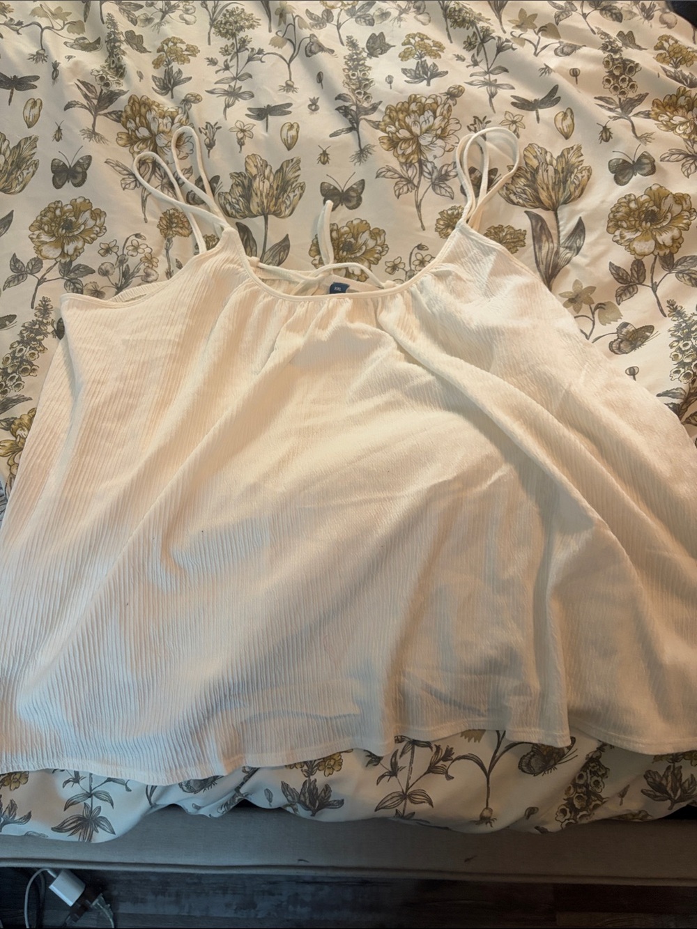 Old Navy Cream‎ Ribbed Spaghetti Strap Cami